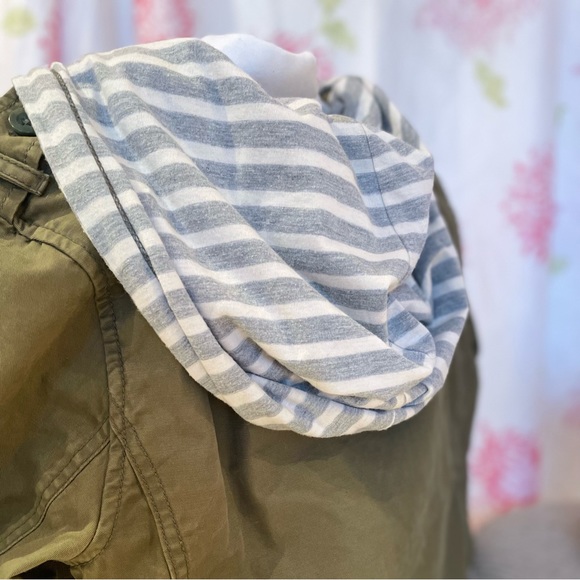 GAP ultimate fall/spring jacket olive green with striped lining - Picture 4 of 9